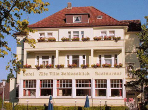 Отель Alte Villa Schlossblick  Бад-Пирмонт